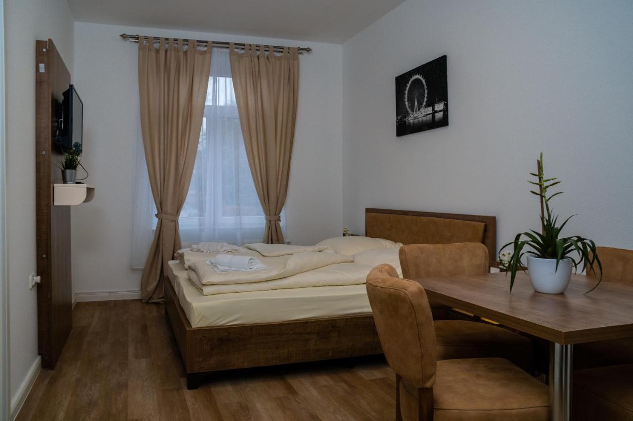 Neuenkirchen  Hotel-Feuerstein מראה חיצוני תמונה